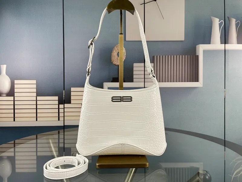 All categories Official website "Brand Women's Bags" Women's Bags 💙 BALENCIAGA 2023 latest Balenciaga crossbody bag