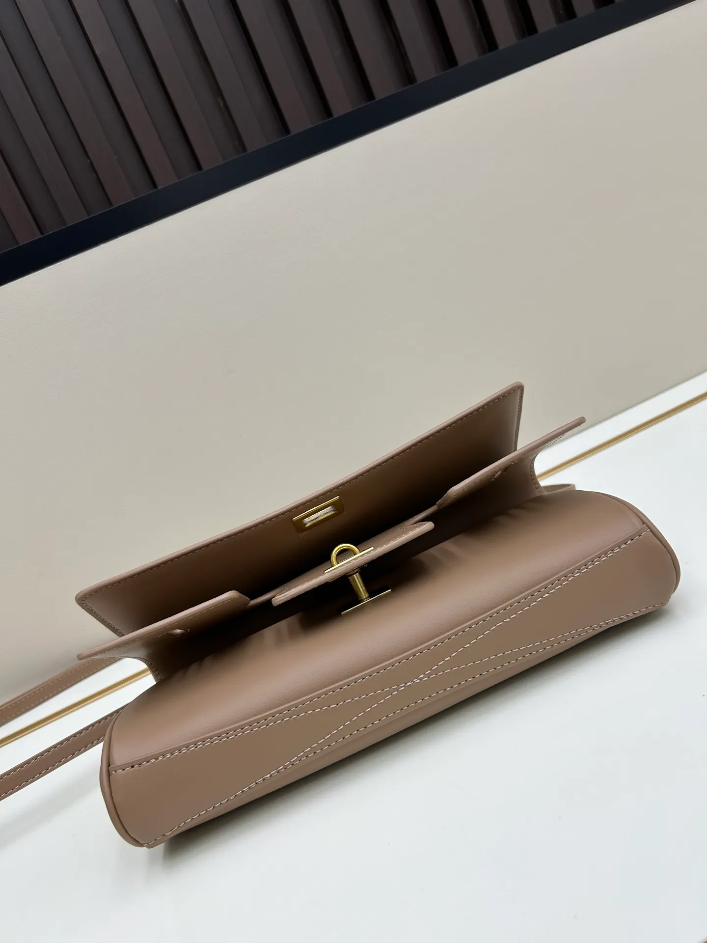 All categories Balenciaga Women's Bags (Balenciaga) Balenciaga 8896