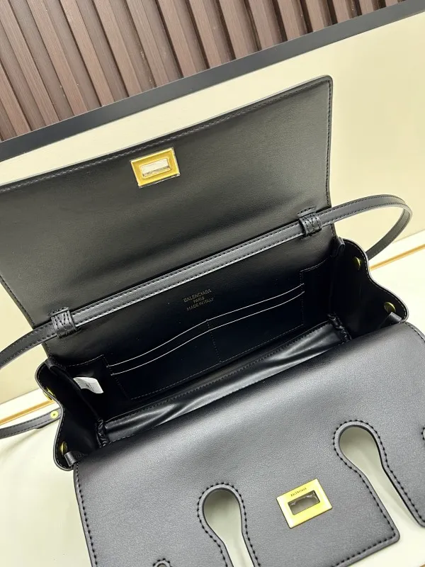 All categories Balenciaga Women's Bags (Balenciaga) Balenciaga 8896