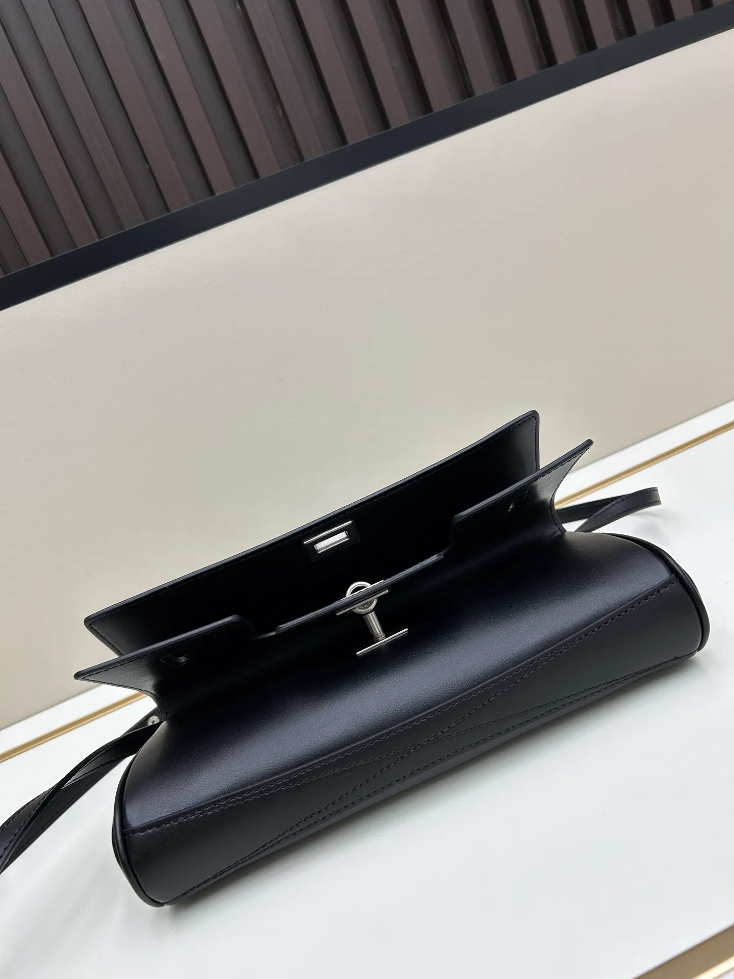 All categories Balenciaga Women's Bags (Balenciaga) Balenciaga 8896