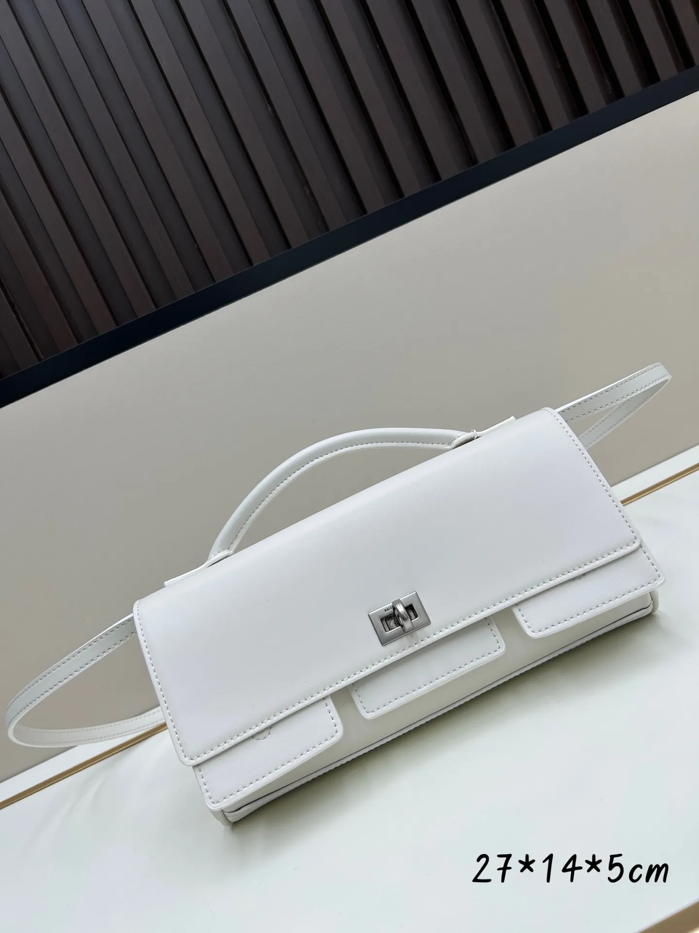 All categories Balenciaga Women's Bags (Balenciaga) Balenciaga 8896