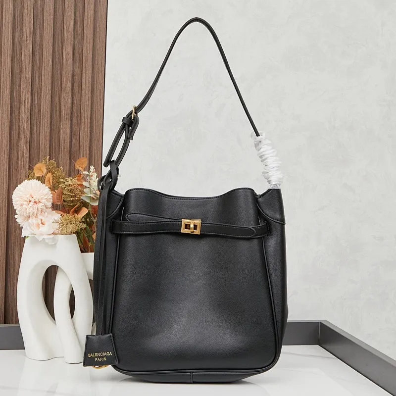 All Categories Official Website "Brand Women's Bags" Women's Bags 💙 BALENCIAGA 2025 Official Website New Balenciaga Crossbody Bag