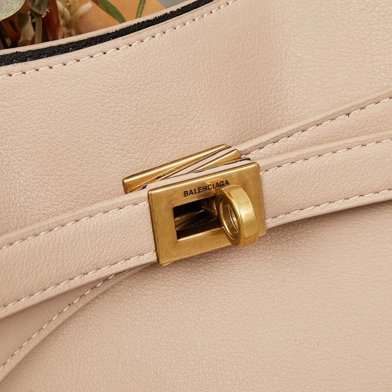 All Categories Official Website "Brand Women's Bags" Women's Bags 💙 BALENCIAGA 2025 Official Website New Balenciaga Crossbody Bag