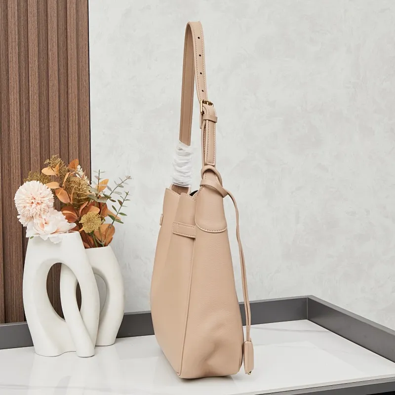 All Categories Official Website "Brand Women's Bags" Women's Bags 💙 BALENCIAGA 2025 Official Website New Balenciaga Crossbody Bag
