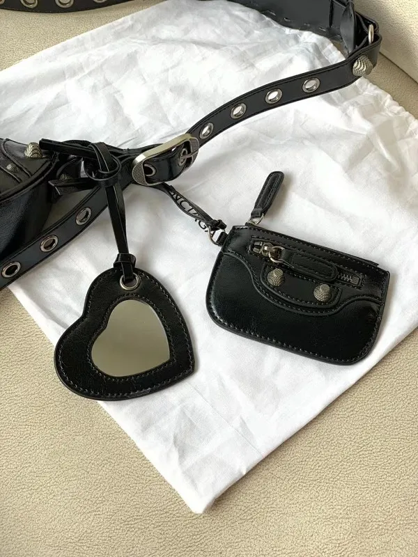All categories Official website "Brand Women's Bags" Women's Bags 💙 BALENCIAGA Fine imitation BALENCIAGA, high imitation BALENCIAGA bag, BALENCIAGA crossbody bag, 2023 official latest version BALENCIAGA armpit bag, BALENCIAGA bag factory, recommended bag, size: 25-6-14C