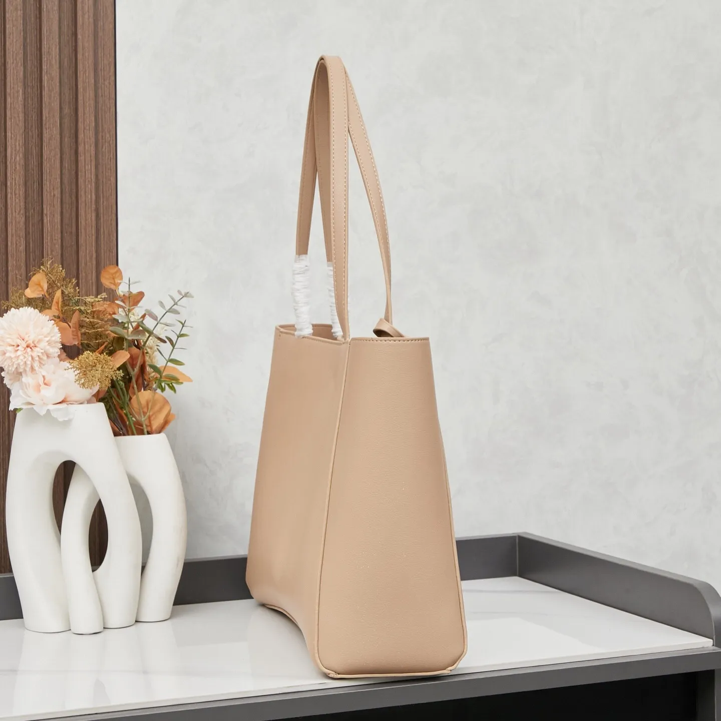 All Categories Official Website "Brand Women's Bags" Women's Bags 💙 BALENCIAGA 2025 Official Website New Balenciaga Crossbody Bag