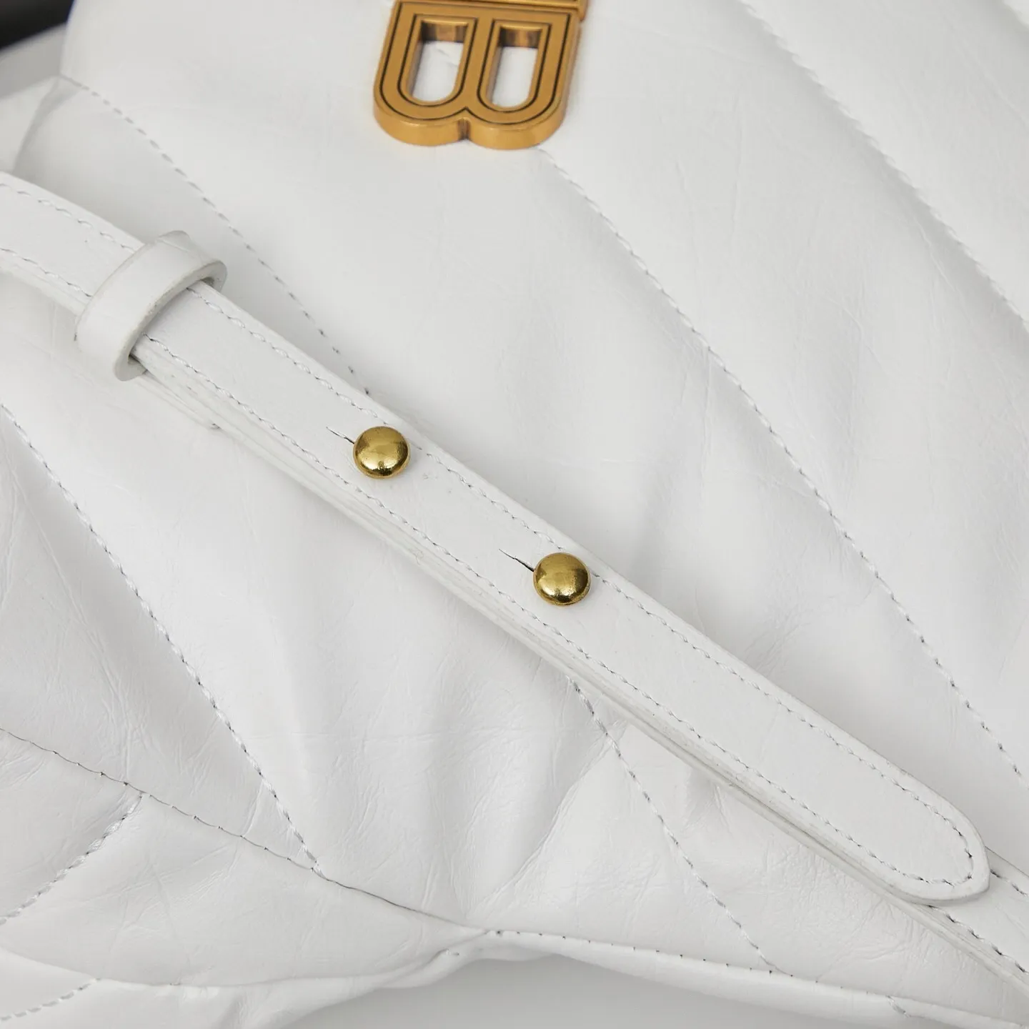 All Categories Official Website "Brand Women's Bags" Women's Bags 💙 BALENCIAGA 2025 Official Website New Balenciaga Crossbody Bag