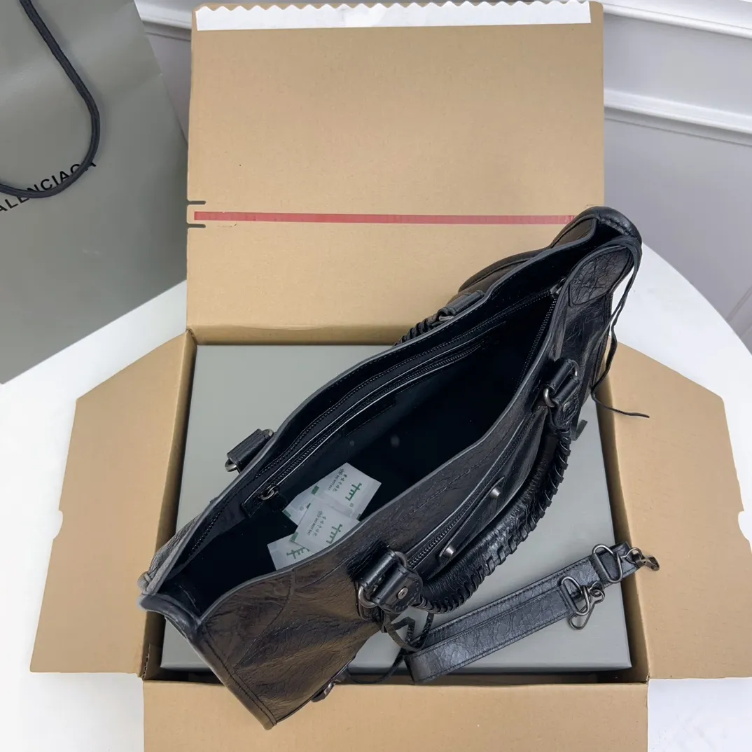 All categories Balenciaga Women's Bags (Balenciaga) Balenciaga 3825