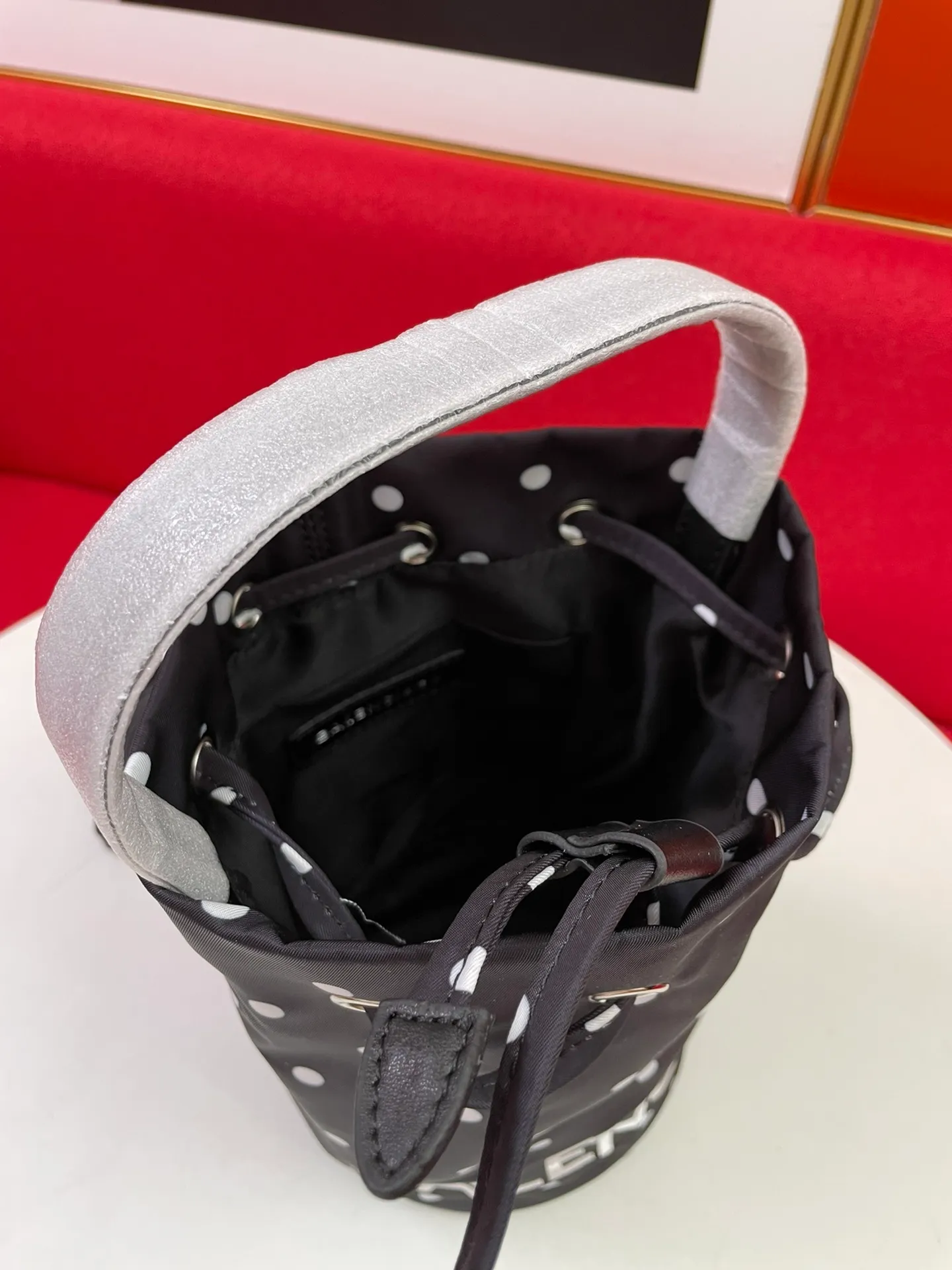 All categories Official website "Brand Women's Bags" Women's Bags 💙 BALENCIAGA 2023 latest Balenciaga bucket bag