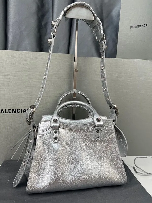 All categories Official website "Brand Women's Bags" Women's Bags 💙 BALENCIAGA 2023 latest Balenciaga crossbody bag