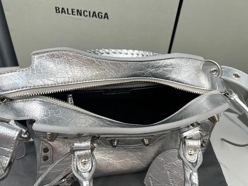 All categories Official website "Brand Women's Bags" Women's Bags 💙 BALENCIAGA 2023 latest Balenciaga crossbody bag