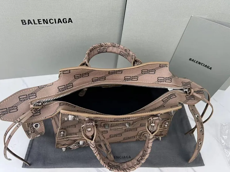 All categories Official website "Brand Women's Bags" Women's Bags 💙 BALENCIAGA 2023 latest Balenciaga crossbody bag