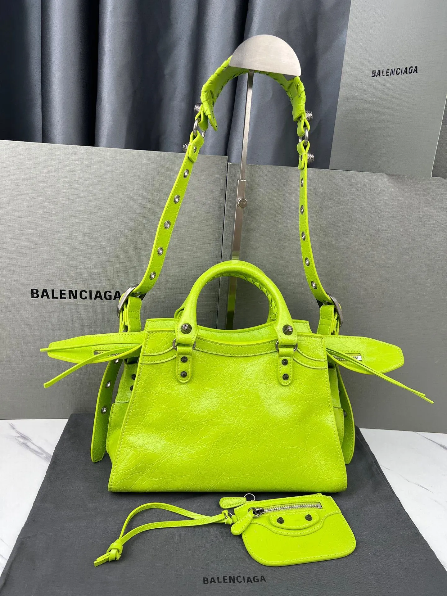 All categories Official website "Brand Women's Bags" Women's Bags 💙 BALENCIAGA 2023 latest Balenciaga crossbody bag
