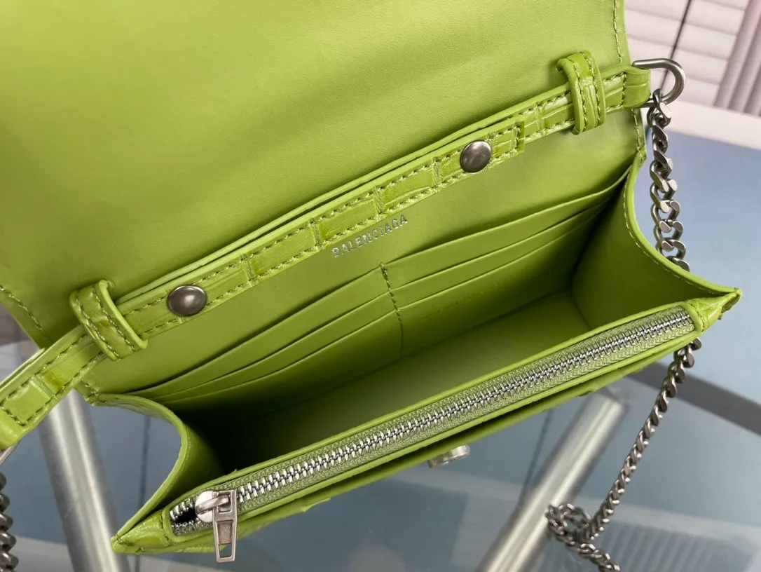 All categories Official website "Brand Women's Bags" Women's Bags 💙 BALENCIAGA 2023 latest Balenciaga crossbody bag