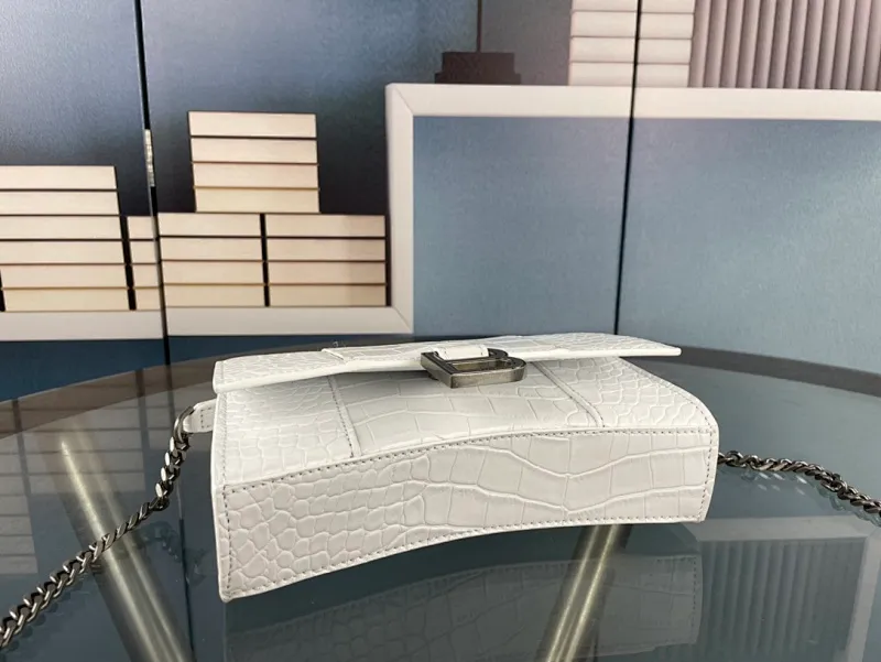 All categories Official website "Brand Women's Bags" Women's Bags 💙 BALENCIAGA 2023 latest Balenciaga crossbody bag