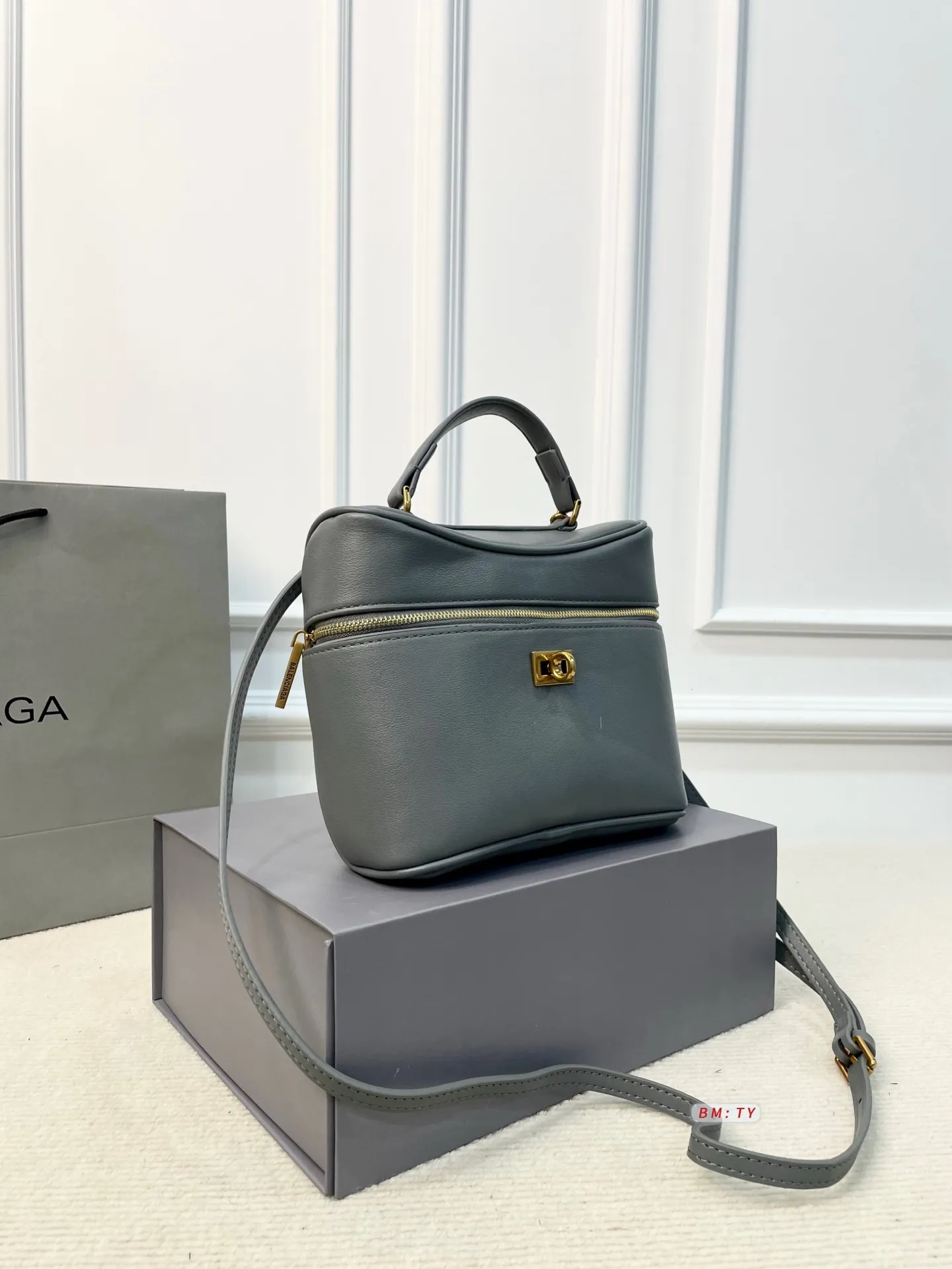 All Categories Official Website "Brand Women's Bags" Women's Bags 💙 BALENCIAGA 2025 New Balenciaga Crossbody Bag