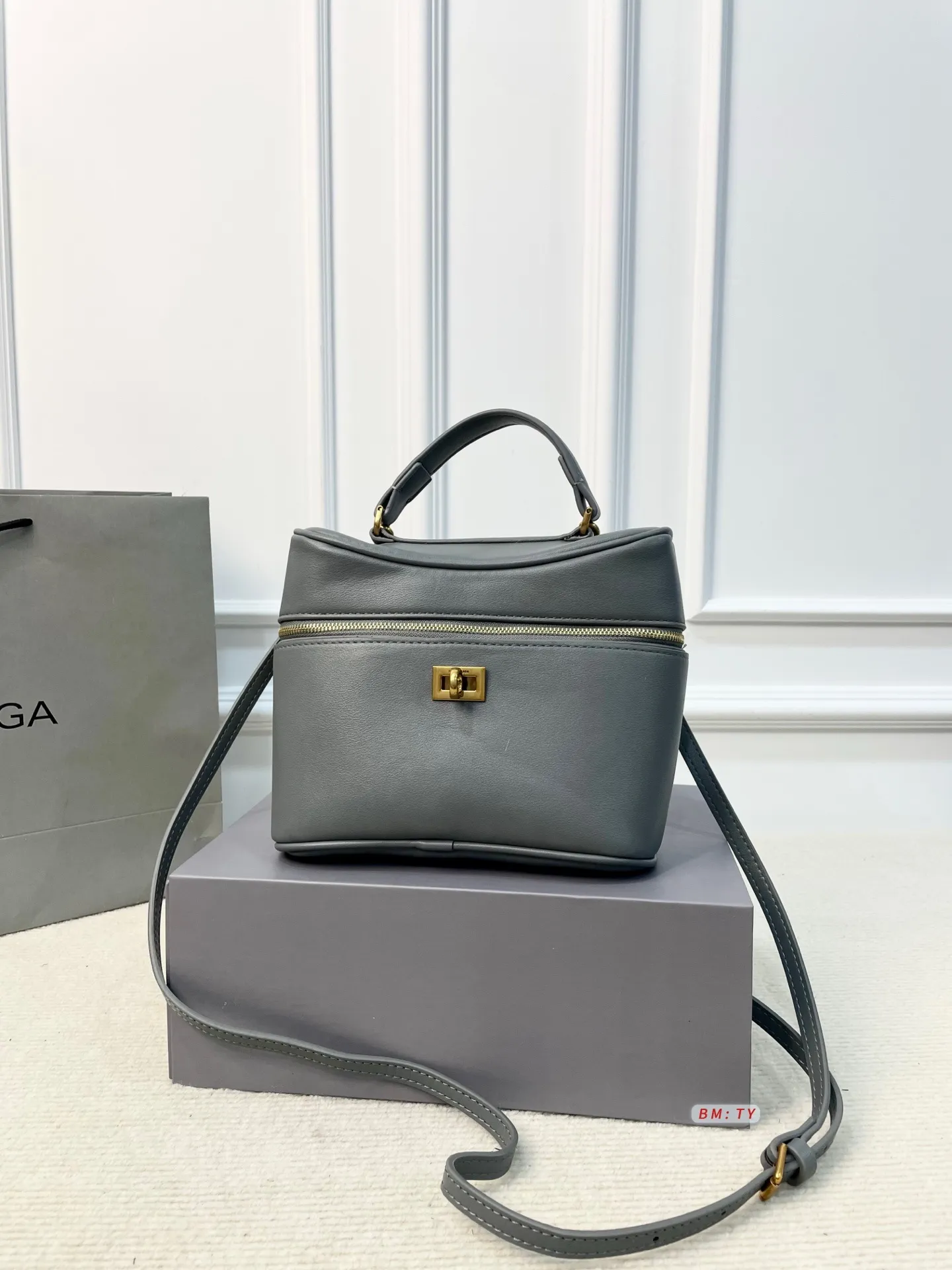 All Categories Official Website "Brand Women's Bags" Women's Bags 💙 BALENCIAGA 2025 New Balenciaga Crossbody Bag