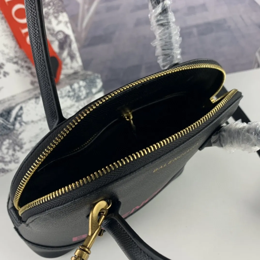 All categories Balenciaga Women's Bags (Balenciaga) Balenciaga, 6677