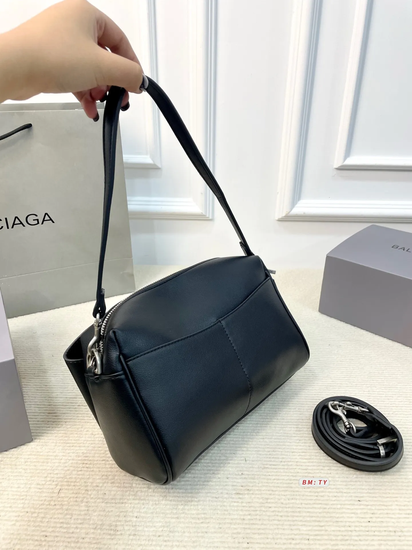 All Categories Official Website "Brand Women's Bags" Women's Bags 💙 BALENCIAGA 2025 New Balenciaga Crossbody Bag