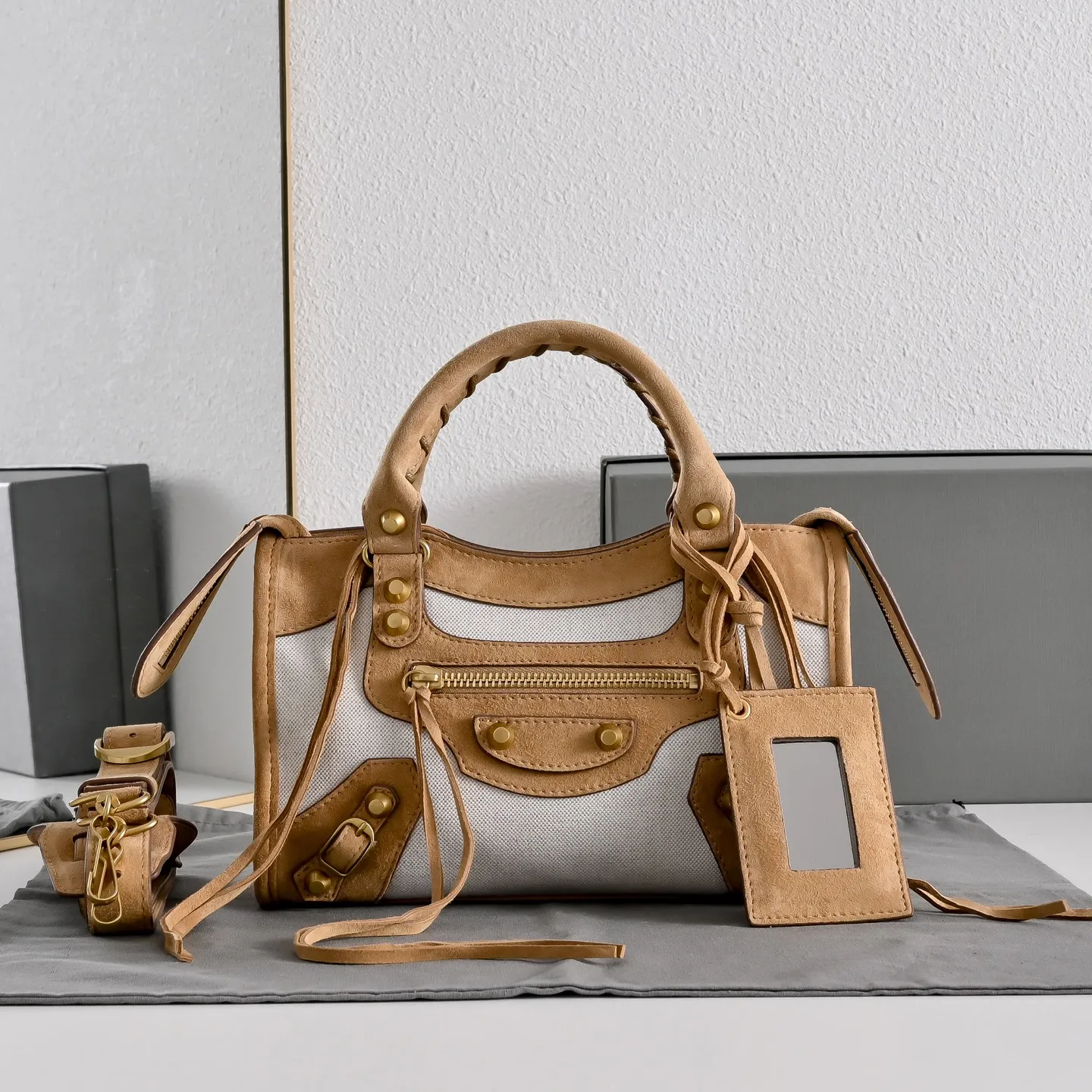 All categories Balenciaga Women's Bags (Balenciaga) Balenciaga 2423