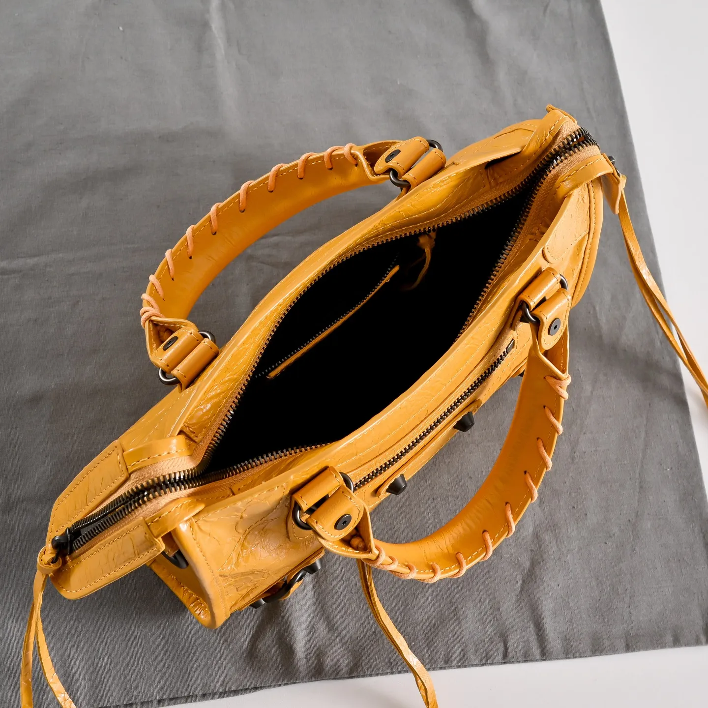All Categories Balenciaga Women's Bags (Balenciaga) Balenciaga 2424