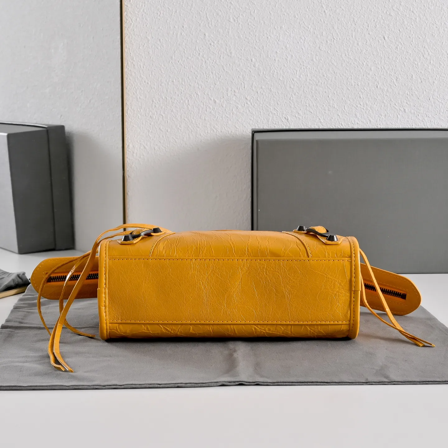 All Categories Balenciaga Women's Bags (Balenciaga) Balenciaga 2424