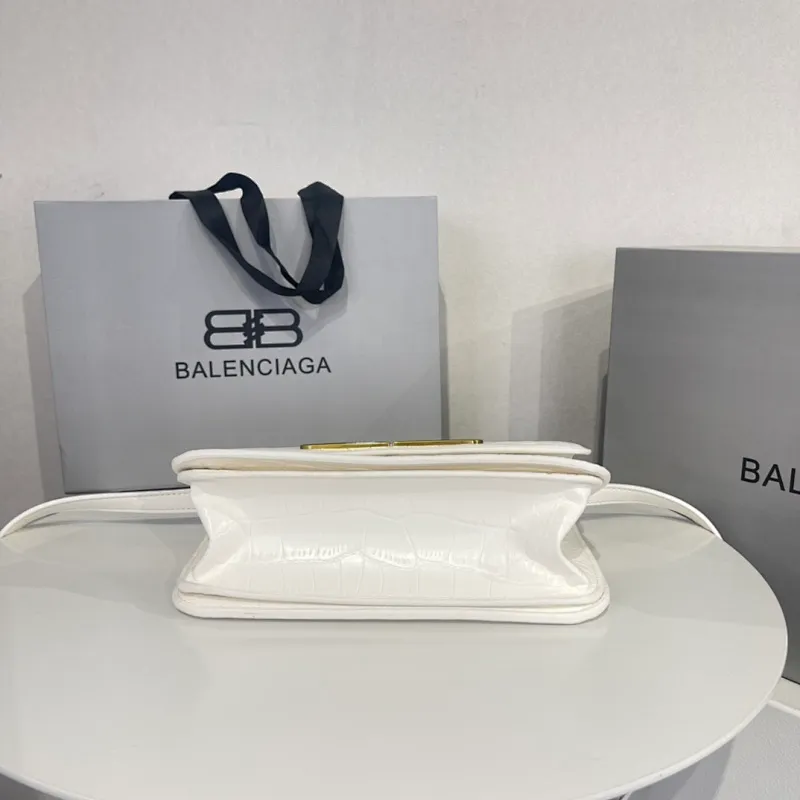 All categories Official website "Brand Women's Bags" Women's Bags 💙 BALENCIAGA 2022 Official New Balenciaga Crossbody Bag Wholesale 58001550 High Quality Size: 23.5-12.4-10.4CM