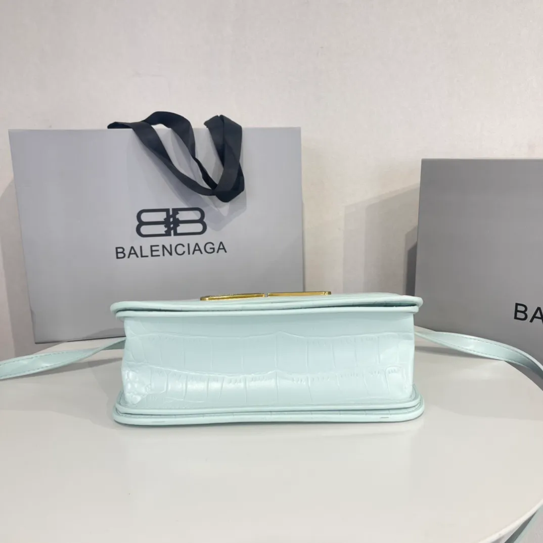 All categories Official website "Brand Women's Bags" Women's Bags 💙 BALENCIAGA 2022 Official New Balenciaga Crossbody Bag Wholesale 58001550 High Quality Size: 23.5-12.4-10.4CM