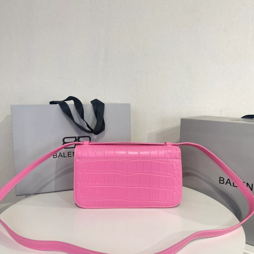 All categories Official website "Brand Women's Bags" Women's Bags 💙 BALENCIAGA 2022 Official New Balenciaga Crossbody Bag Wholesale 58001550 High Quality Size: 23.5-12.4-10.4CM