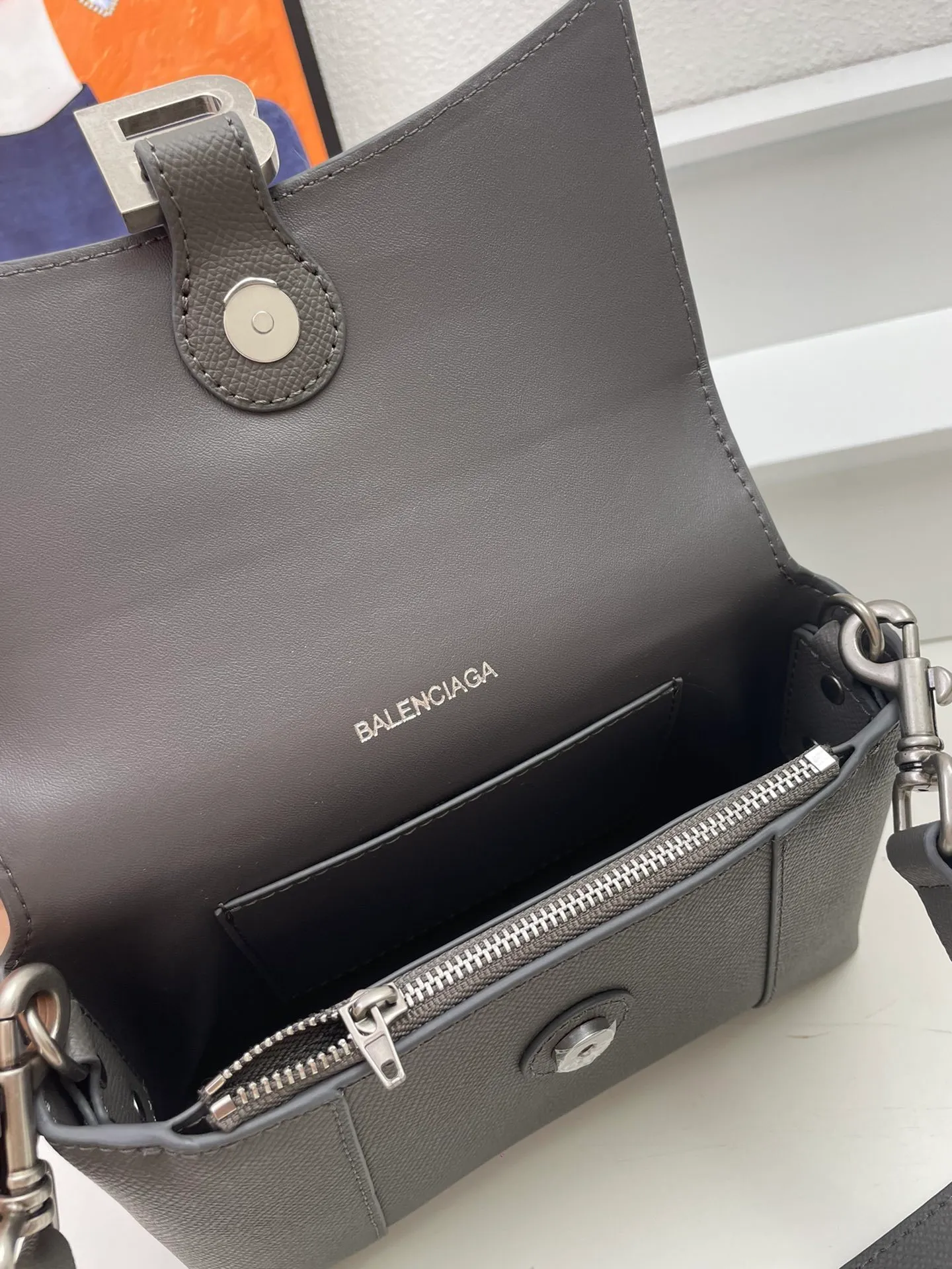 All Categories Official Website "Brand Women's Bags" Women's Bags 💙 BALENCIAGA 2023 latest Balenciaga hourglass bag