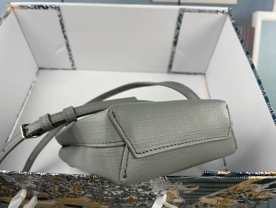 All categories Official website "Brand Women's Bags" Women's Bags 💙 BALENCIAGA 2023 latest Balenciaga mobile phone bag