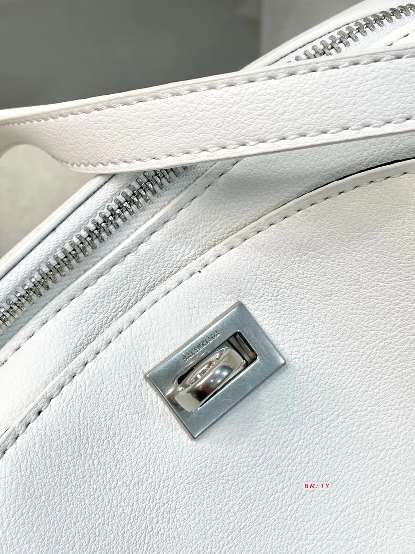 All Categories Official Website "Brand Women's Bags" Women's Bags 💙 BALENCIAGA 2025 New Balenciaga Crossbody Bag