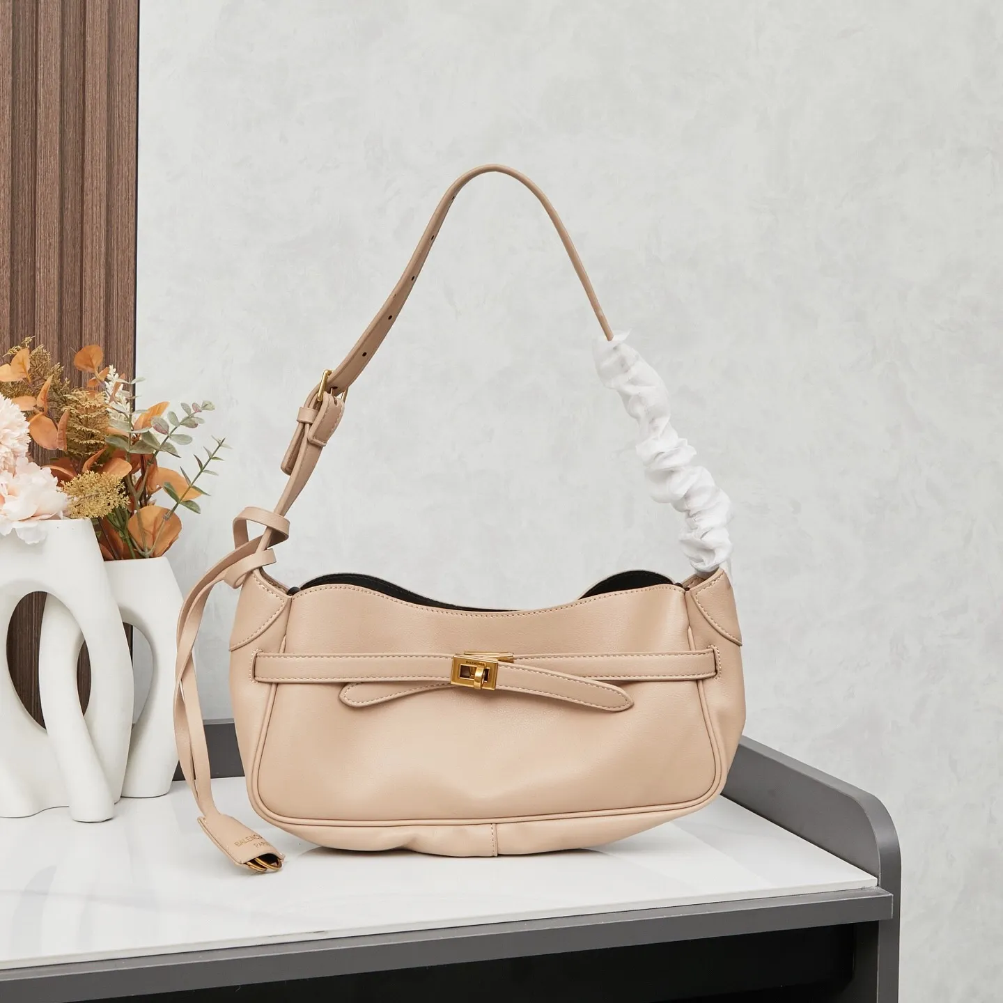 All Categories Official Website "Brand Women's Bags" Women's Bags 💙 BALENCIAGA 2025 Official Website New Balenciaga Underarm Bag