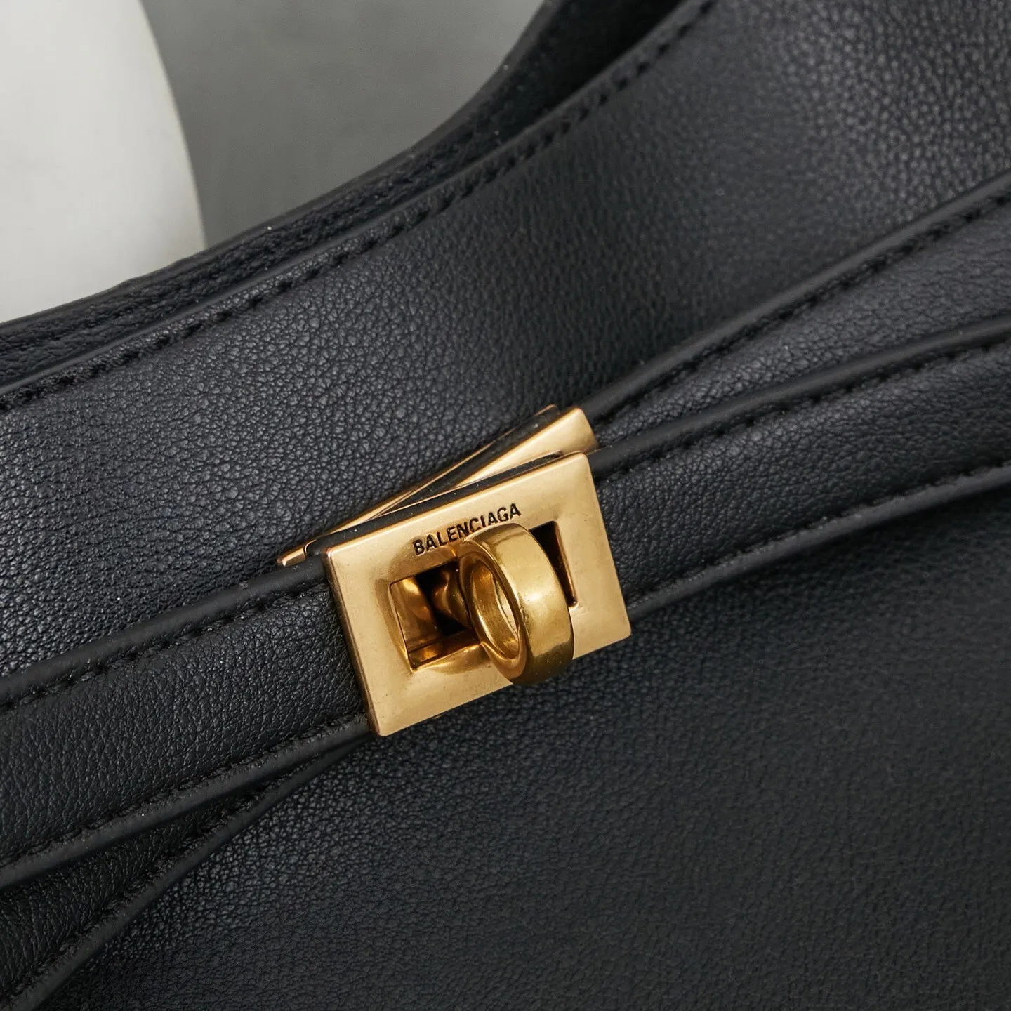 All Categories Official Website "Brand Women's Bags" Women's Bags 💙 BALENCIAGA 2025 Official Website New Balenciaga Underarm Bag
