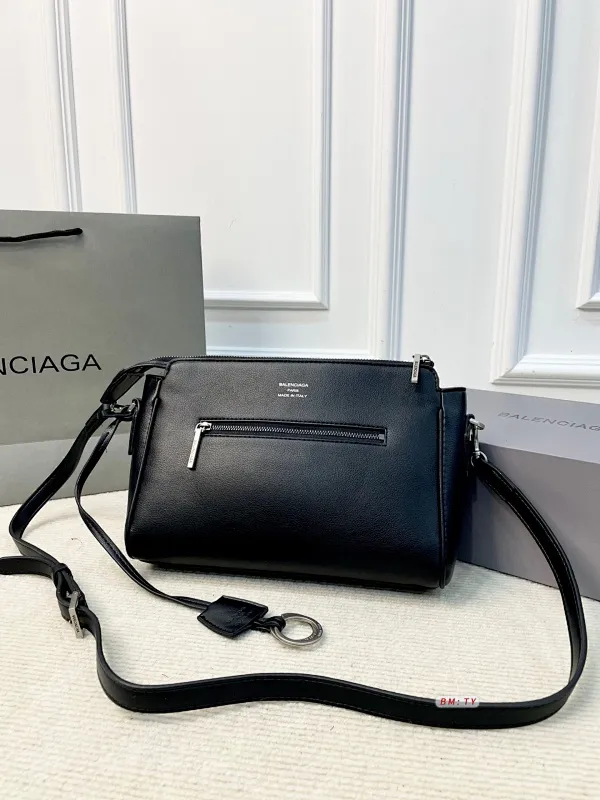 All Categories Official Website "Brand Women's Bags" Women's Bags 💙 BALENCIAGA 2025 New Balenciaga Crossbody Bag