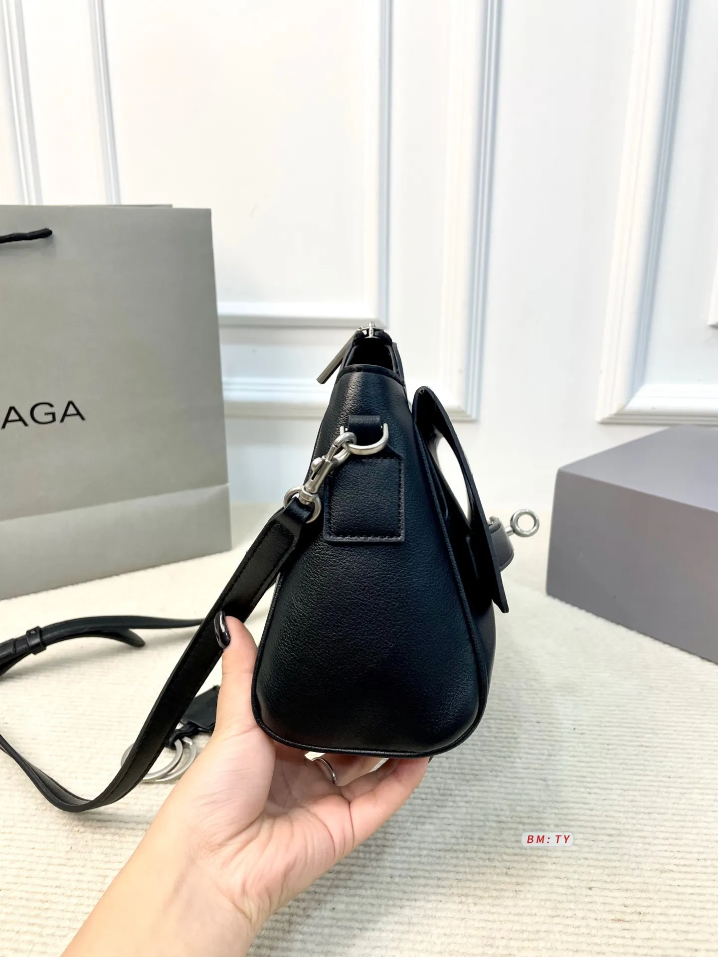 All Categories Official Website "Brand Women's Bags" Women's Bags 💙 BALENCIAGA 2025 New Balenciaga Crossbody Bag