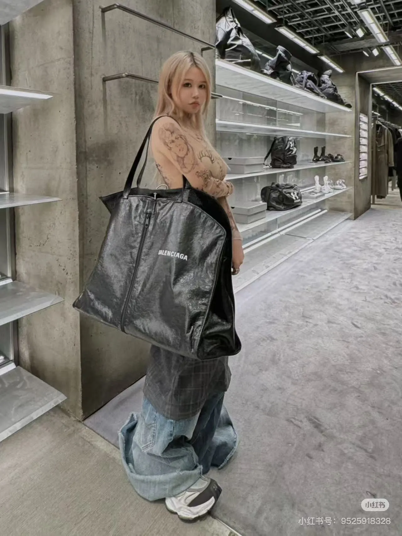 All categories Balenciaga Women's Bags (Balenciaga) Balenciaga 58915