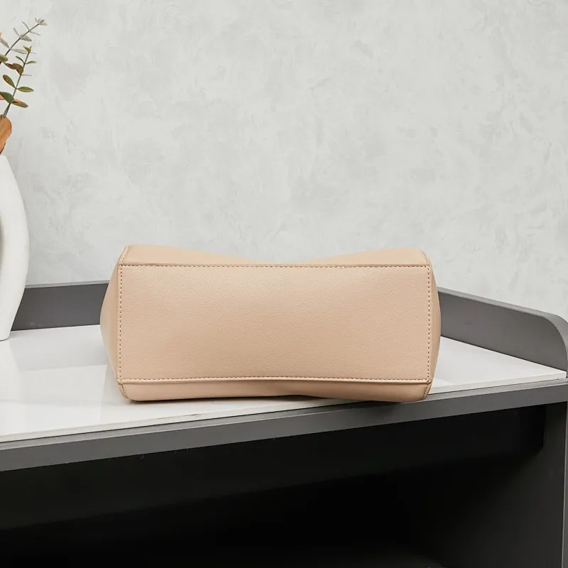 All Categories Official Website "Brand Women's Bags" Women's Bags 💙 BALENCIAGA 2025 Official Website New Balenciaga Crossbody Bag