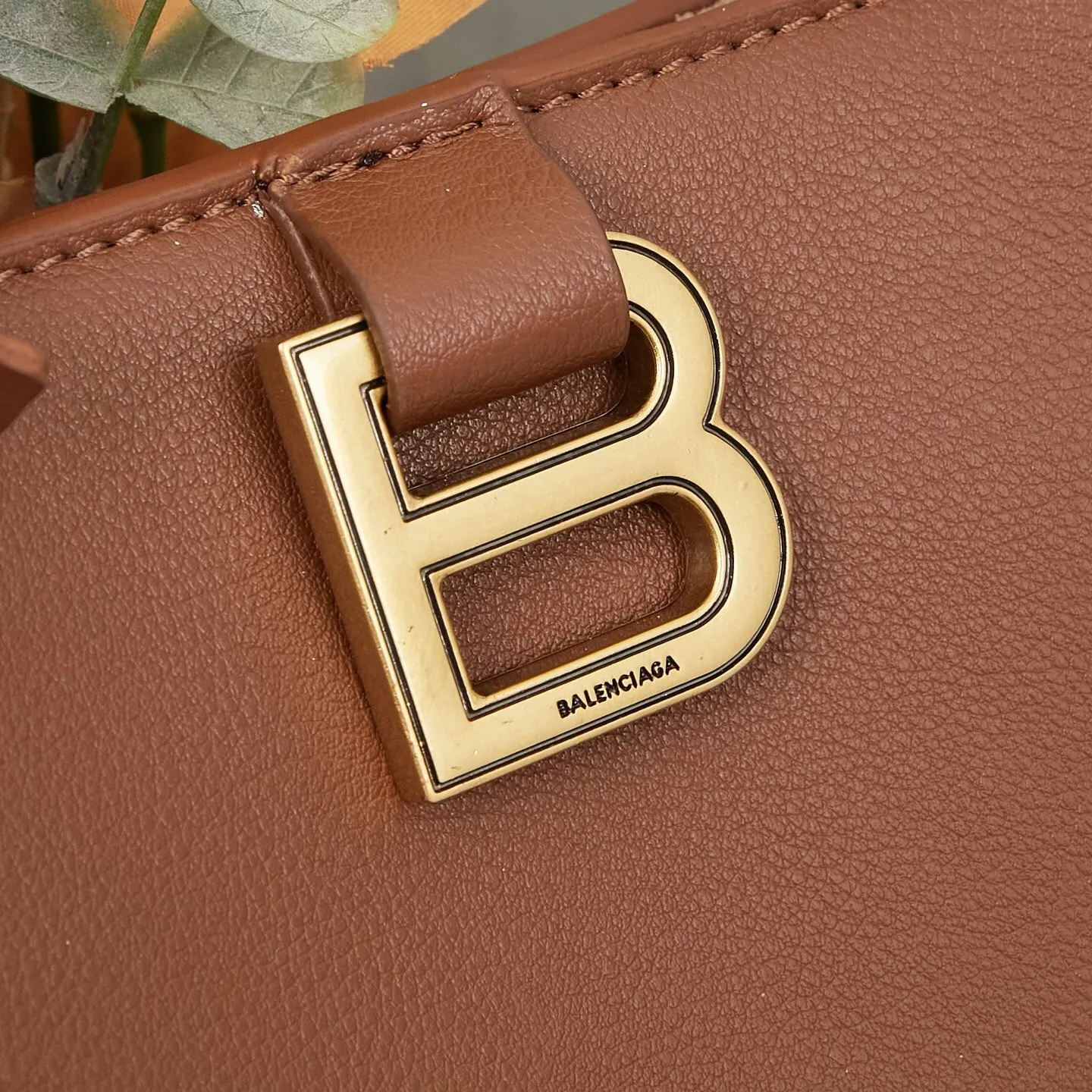 All Categories Official Website "Brand Women's Bags" Women's Bags 💙 BALENCIAGA 2025 Official Website New Balenciaga Crossbody Bag