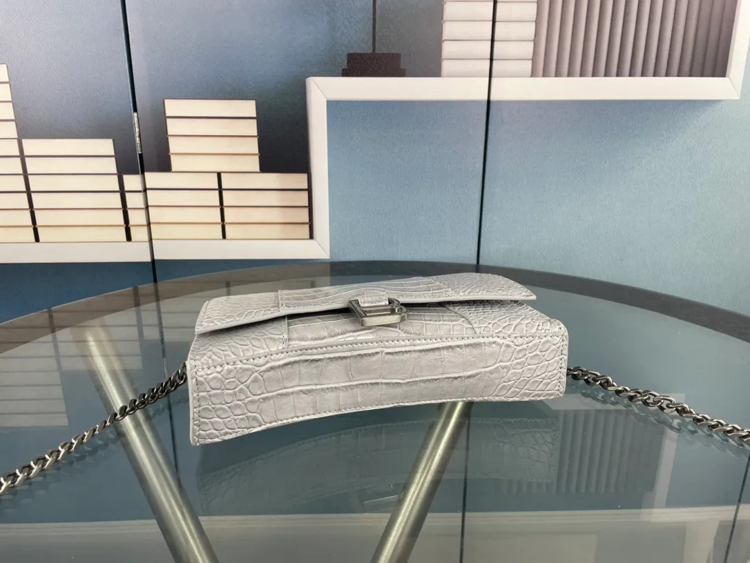 All categories Official website "Brand Women's Bags" Women's Bags 💙 BALENCIAGA 2023 latest Balenciaga crossbody bag