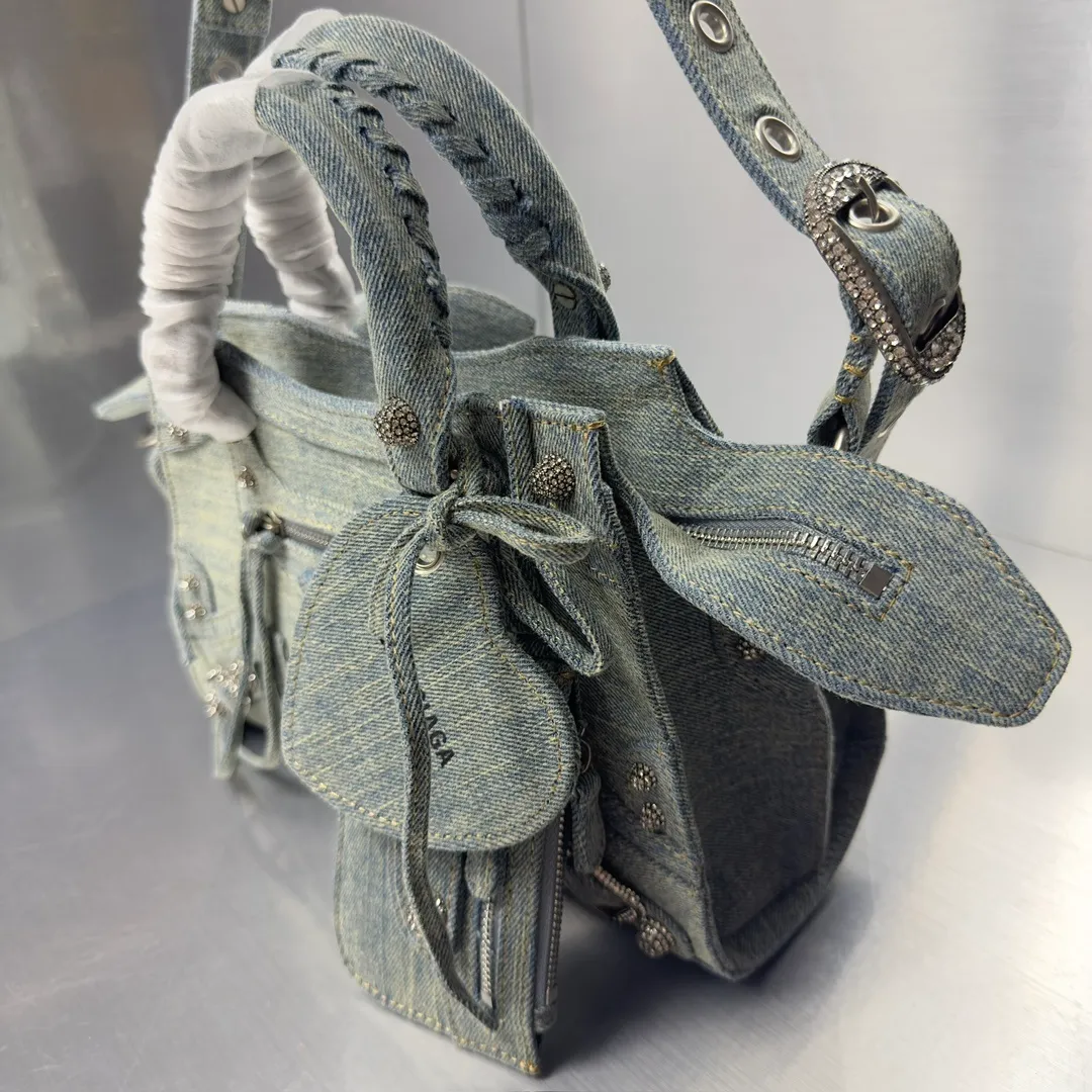 All categories Balenciaga Women's Bags (Balenciaga) Balenciaga 26318