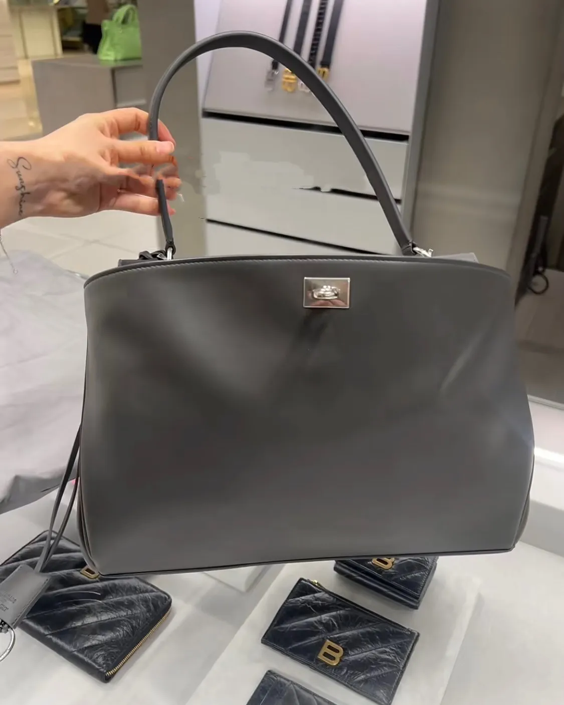 All Categories Balenciaga Women's Bags (Balenciaga) Balenciaga 2211