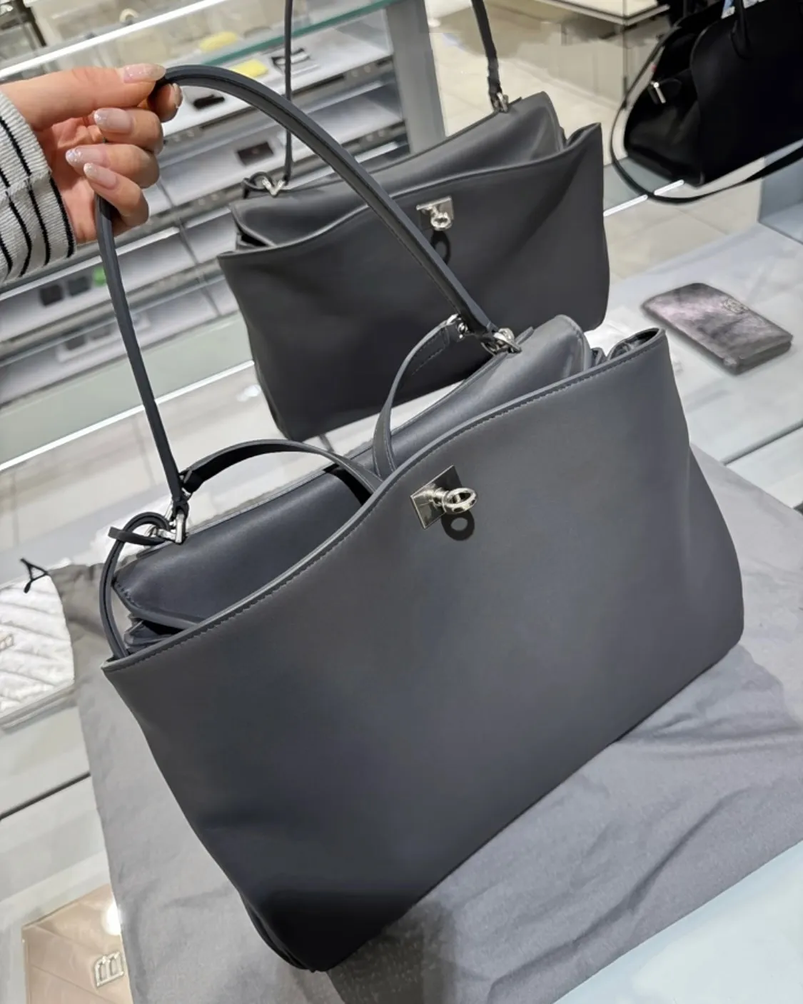 All Categories Balenciaga Women's Bags (Balenciaga) Balenciaga 2211