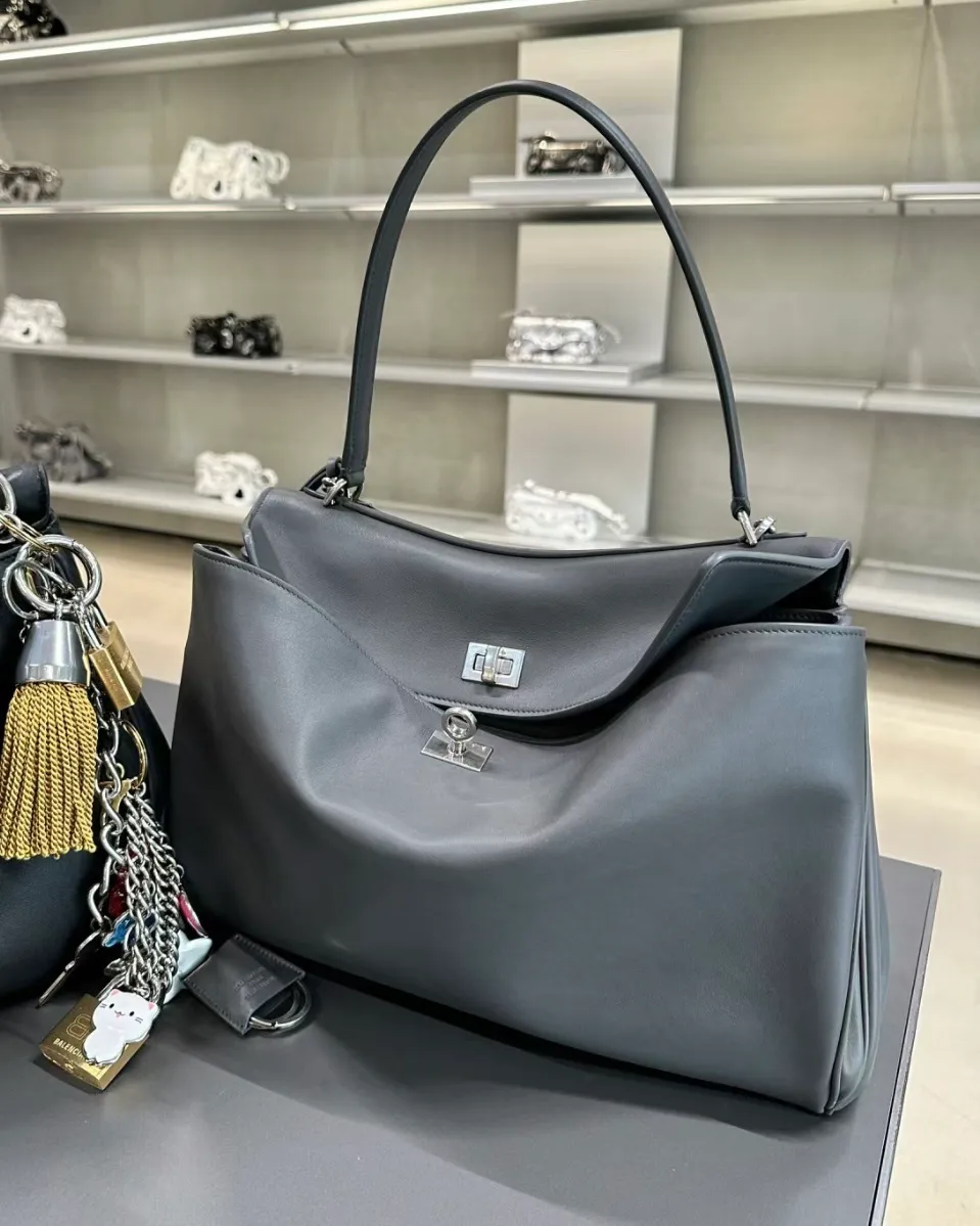 All Categories Balenciaga Women's Bags (Balenciaga) Balenciaga 2211