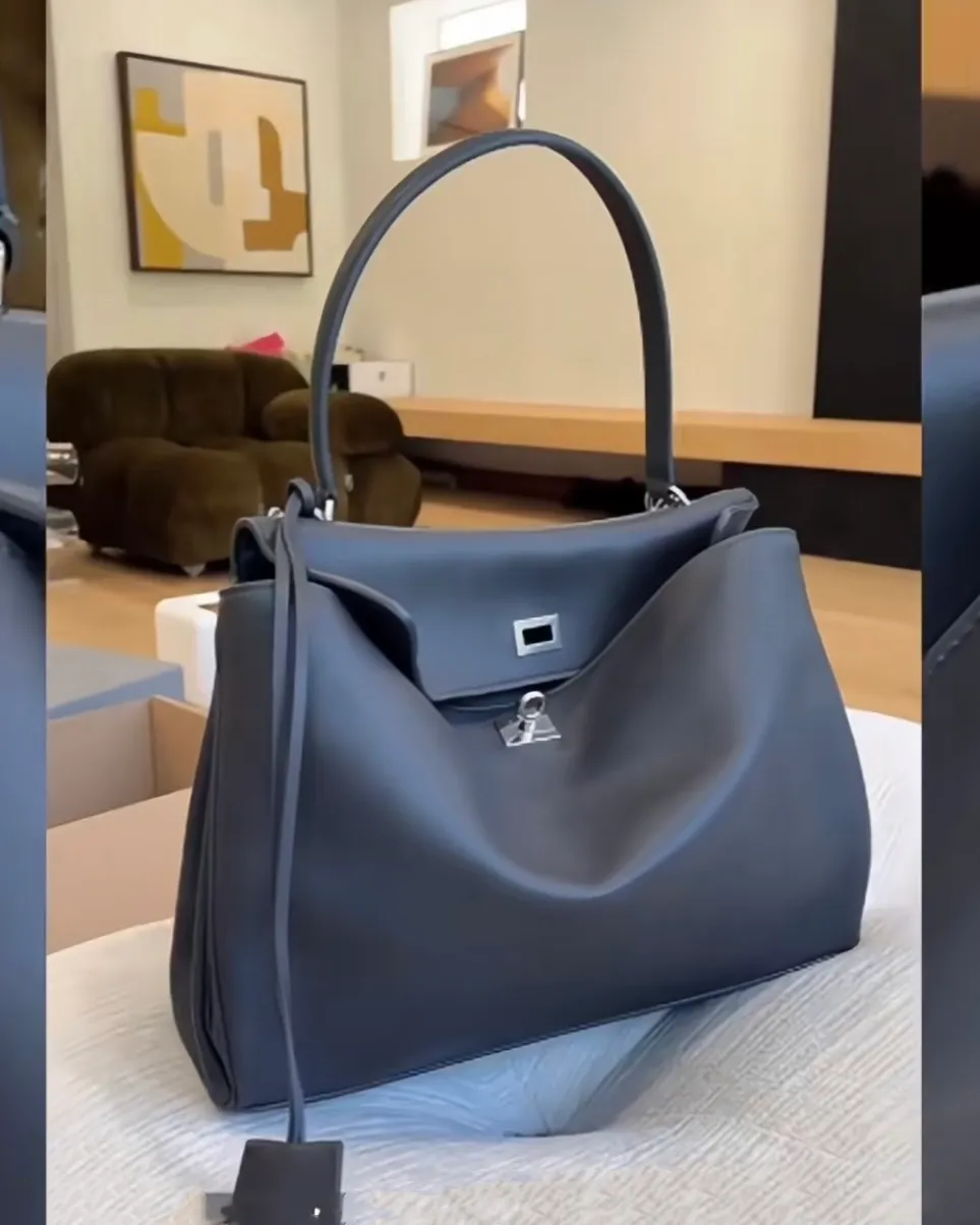 All Categories Balenciaga Women's Bags (Balenciaga) Balenciaga 2211