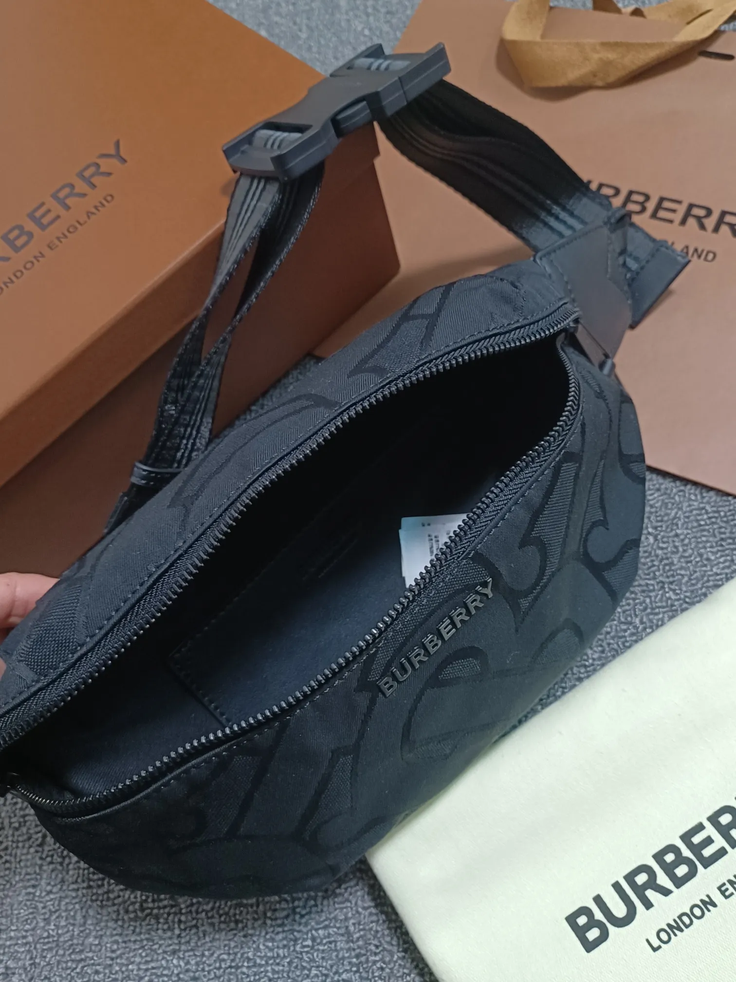 All Categories 💚 Top Version Men’s Bags 💚 Burberry 2023 New Burberry Belt Bag