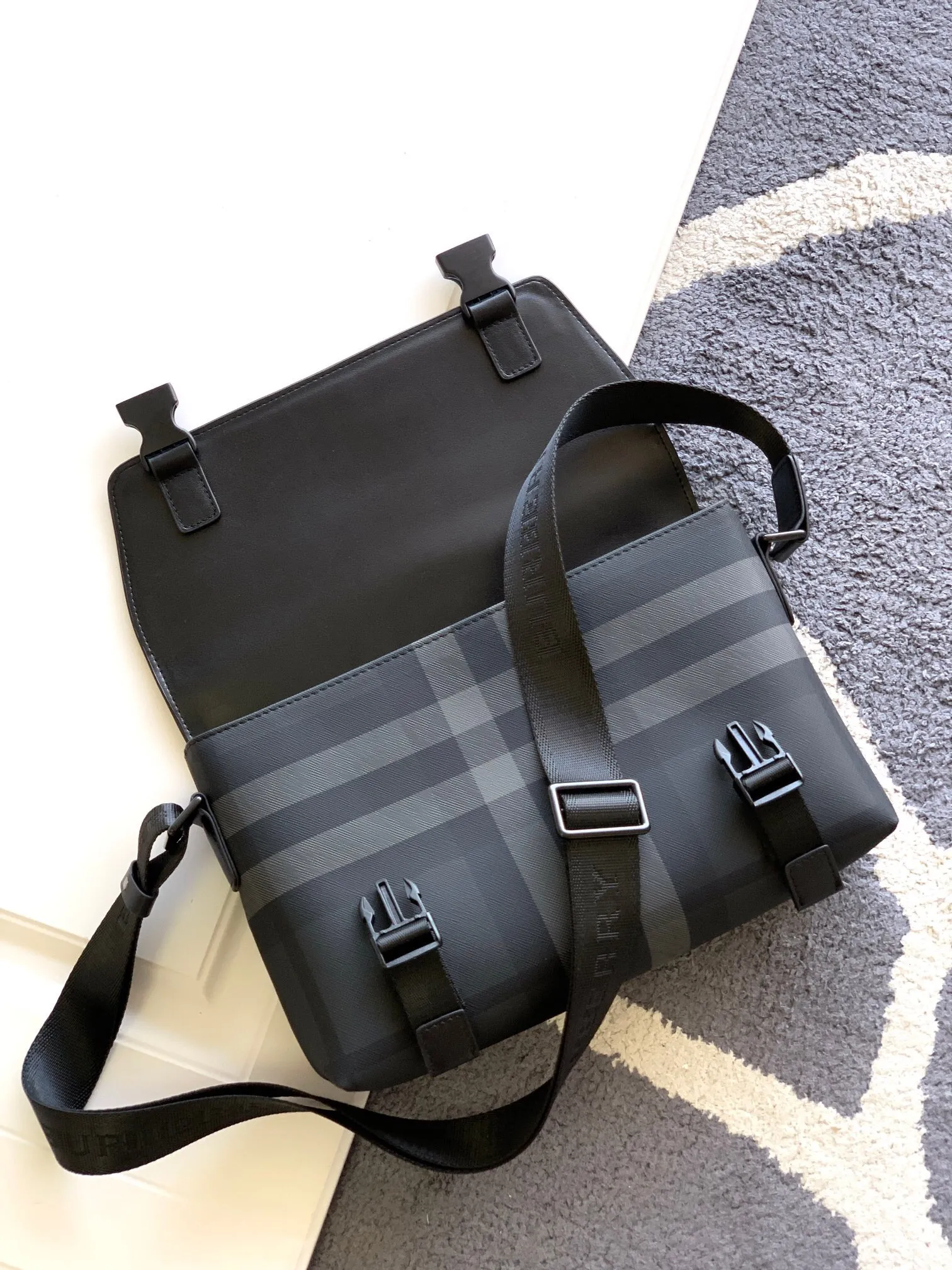 All categories 💚 Top version men’s bags 💚 Burberry 2024 official website new Burberry crossbody bag