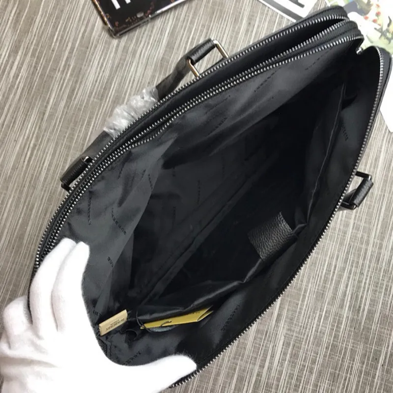All Categories 💚 Top Version Men's Bags 💚 Burberry 2022 Official New Burberry Cowhide Briefcase Wholesale 58002200 High Quality Specifications: 38-28-7CM