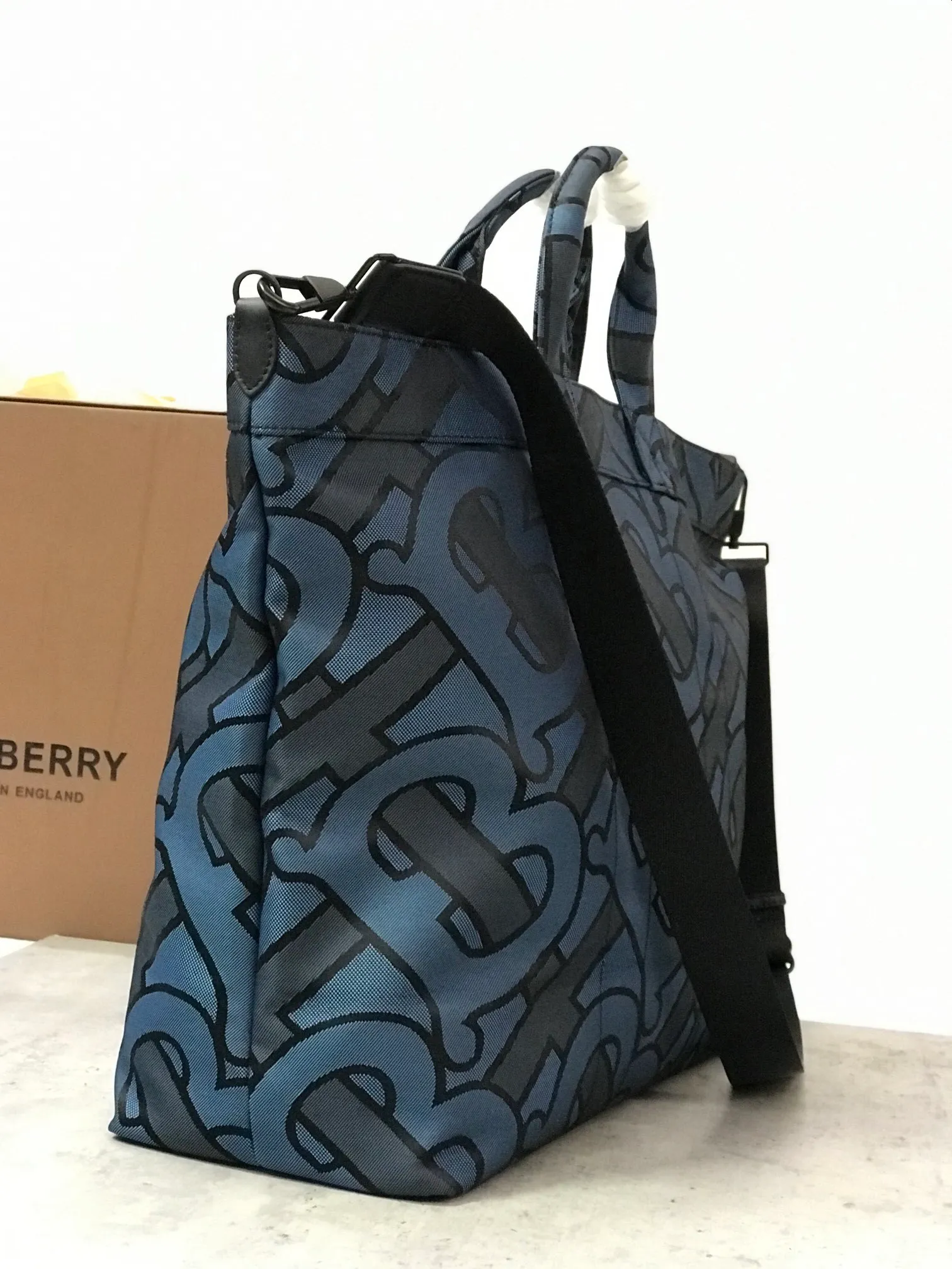 All Categories 💚 Top Version Men’s Bags 💚 Burberry 2023 New Burberry Briefcase