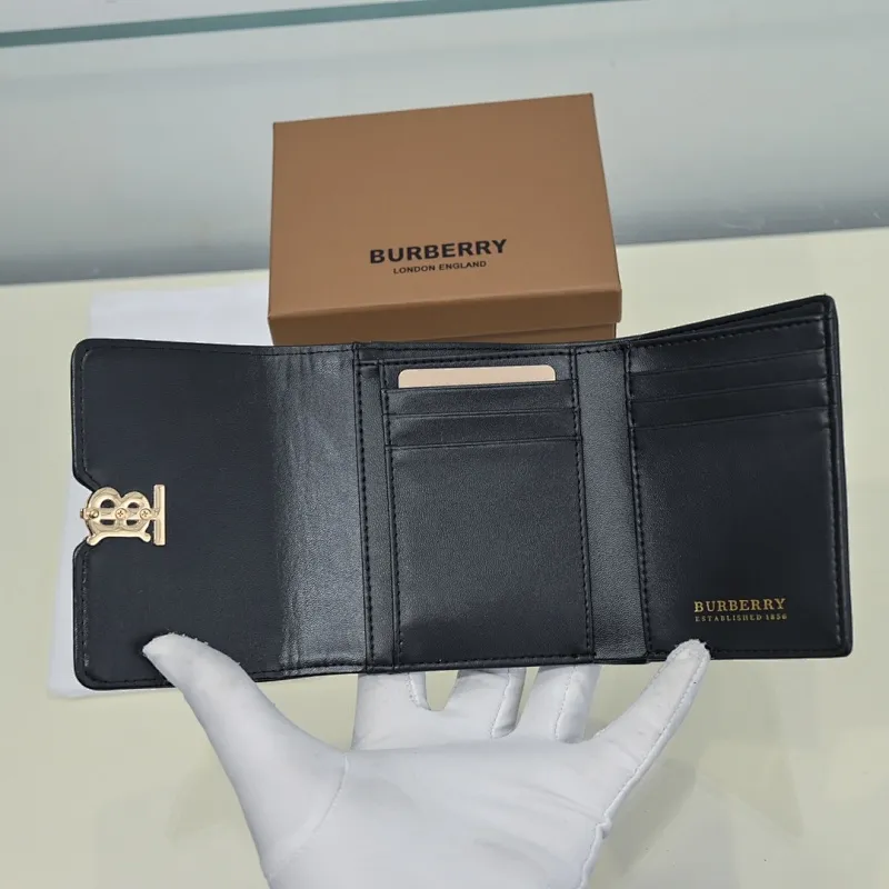 All categories Burberry wallet (Burberry) Burberry 8549